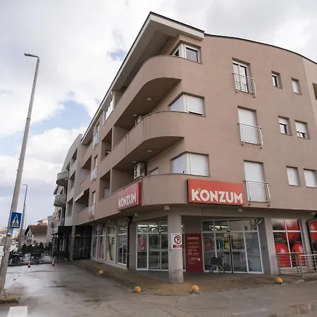 Krtalic アパート *